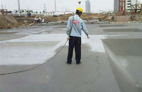 屋頂防水涂料怎么刷？